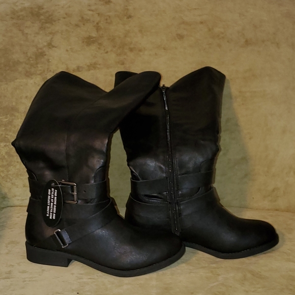 Macy's New Vegan Leather Boots (women's) size 5M - Picture 2 of 4